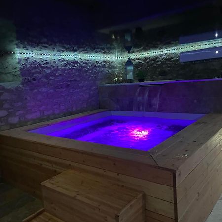 Gite A La Ferme Avec Jacuzzi Et Sauna Villefloure Luaran gambar