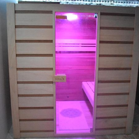 Gite A La Ferme Avec Jacuzzi Et Sauna Villefloure Luaran gambar