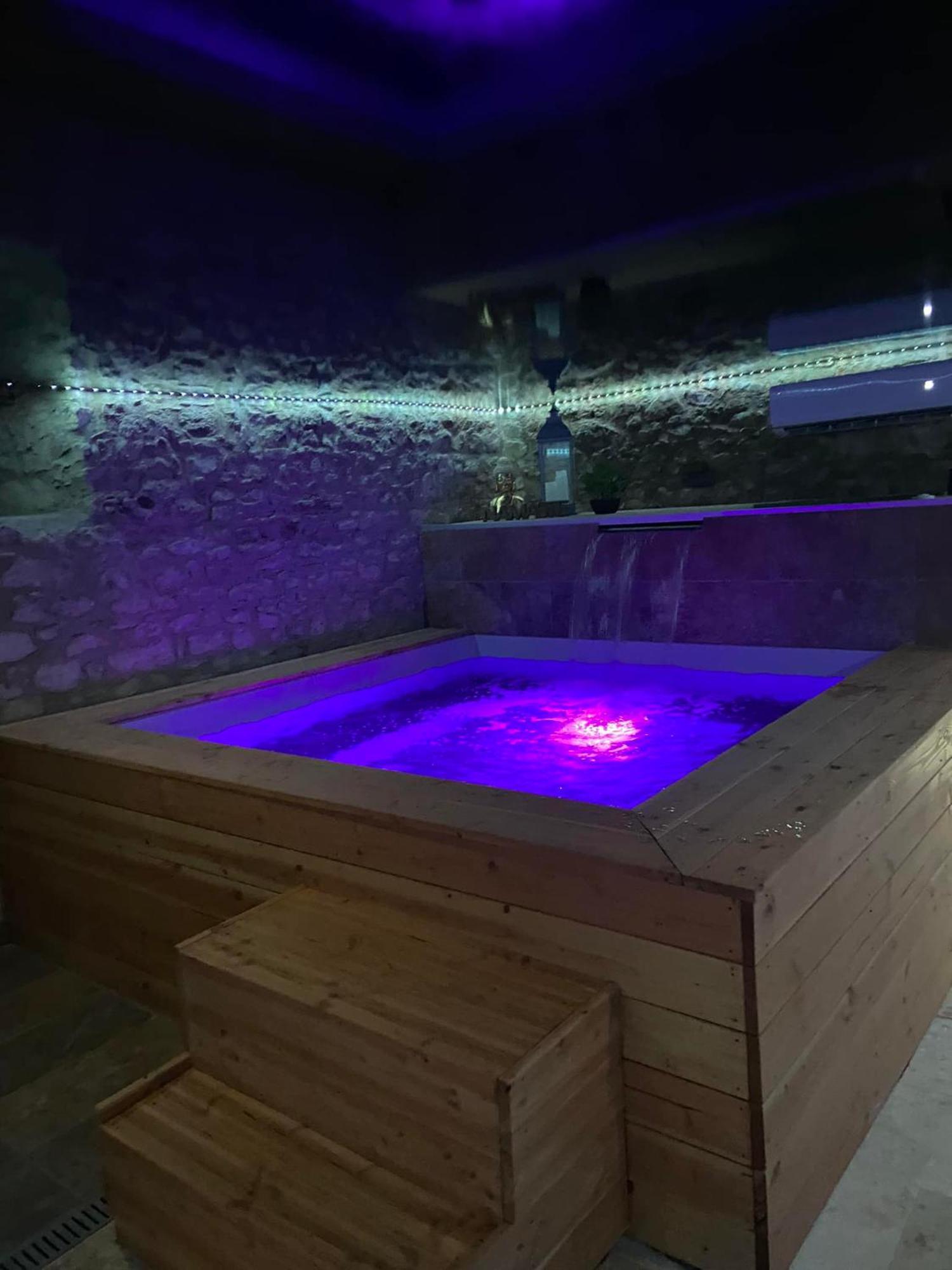 Gite A La Ferme Avec Jacuzzi Et Sauna Villefloure Luaran gambar
